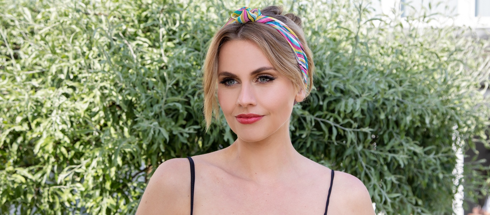 Get inspired by these 3 hair scarf hairstyles 