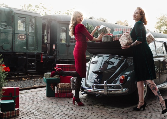 Winterse feestoutfits geïnspireerd op iconische retrostijlen