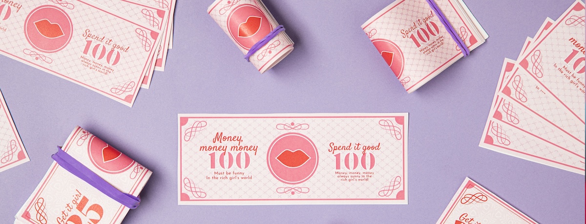 Roze bankbiljetten met kuslippen