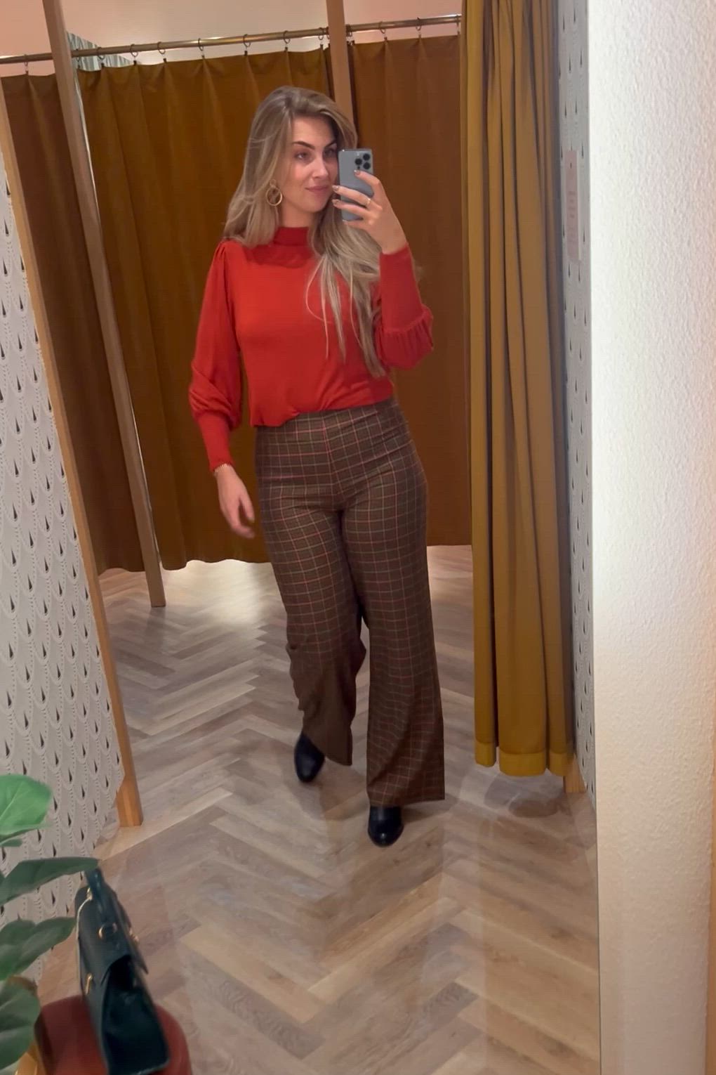 Very Cherry - Marlene Narnia Checkered pantalon in toffee 2