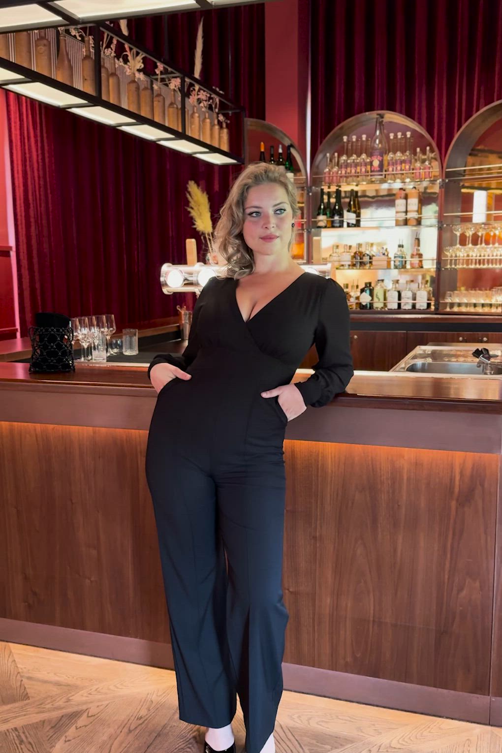 Glamour Bunny Business Babe - Sharon jumpsuit in zwart 3