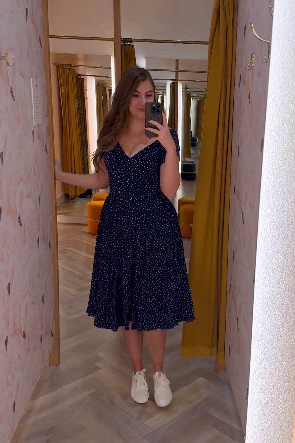 Glamour Bunny - The Marilyn Pin Dot Swing Kleid in Marineblau 6
