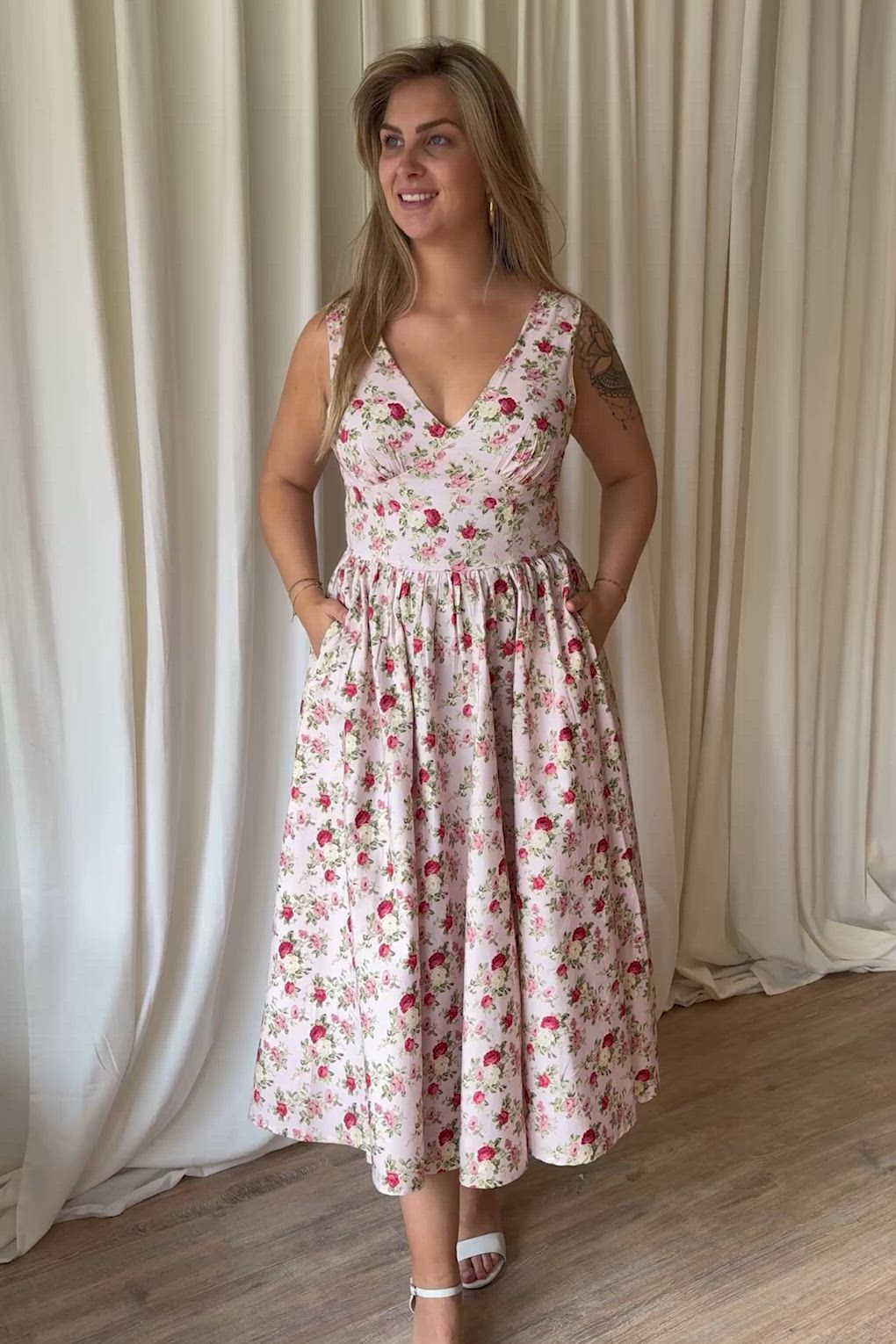 Timeless - Lysandra Vintage Floral Midi Dress in Pink 2