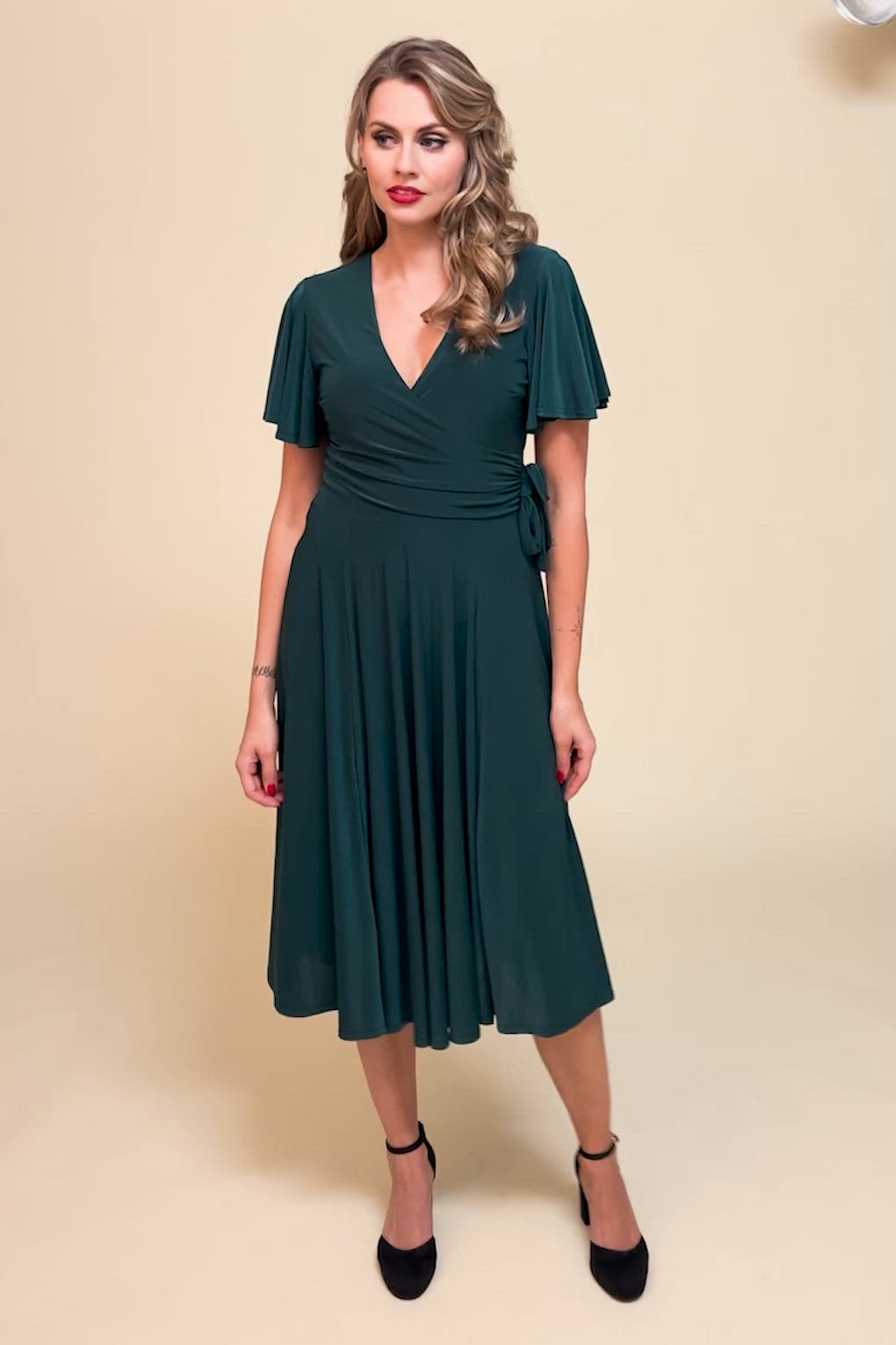 Vintage Chic for Topvintage - Robe croisée évasée Irene en vert sapin 3