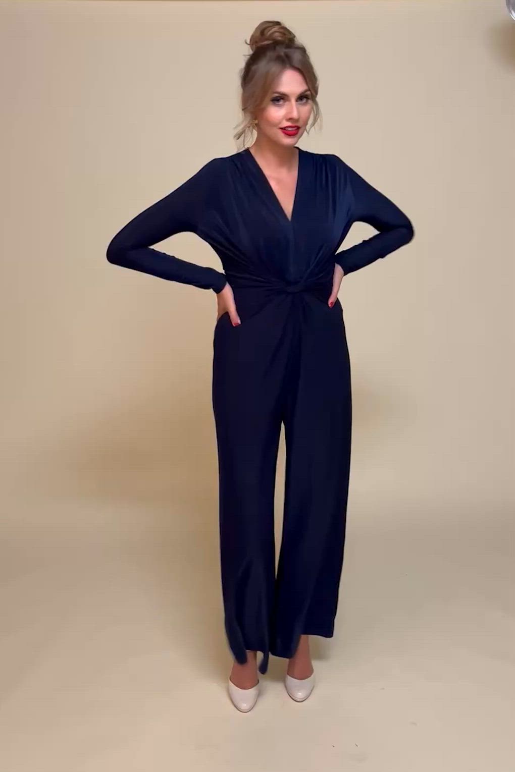 Vintage Chic for Topvintage - Hallie Knotted Jumpsuit in Navy 3