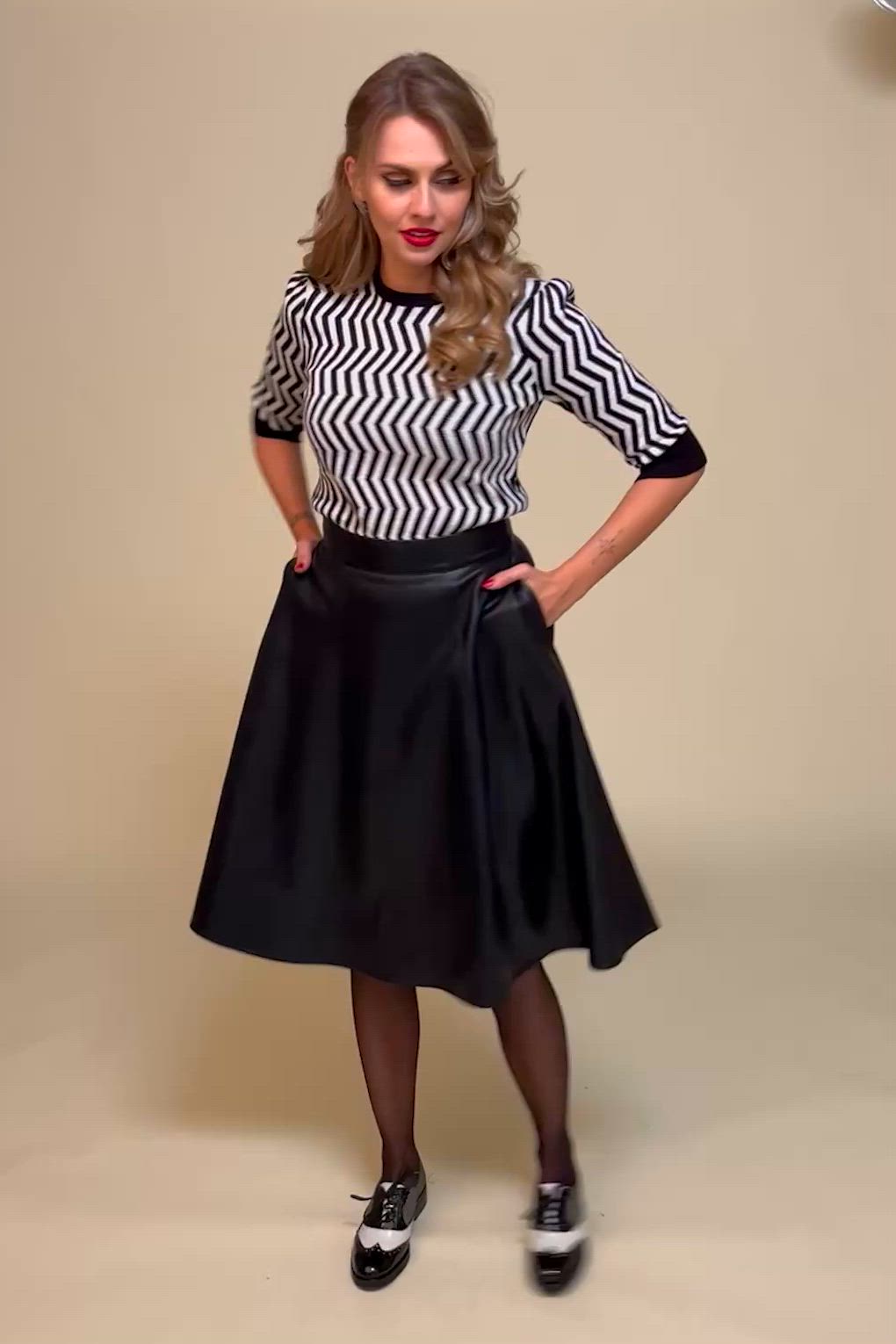 Banned Retro - Piper lederlook swing rok in zwart 3