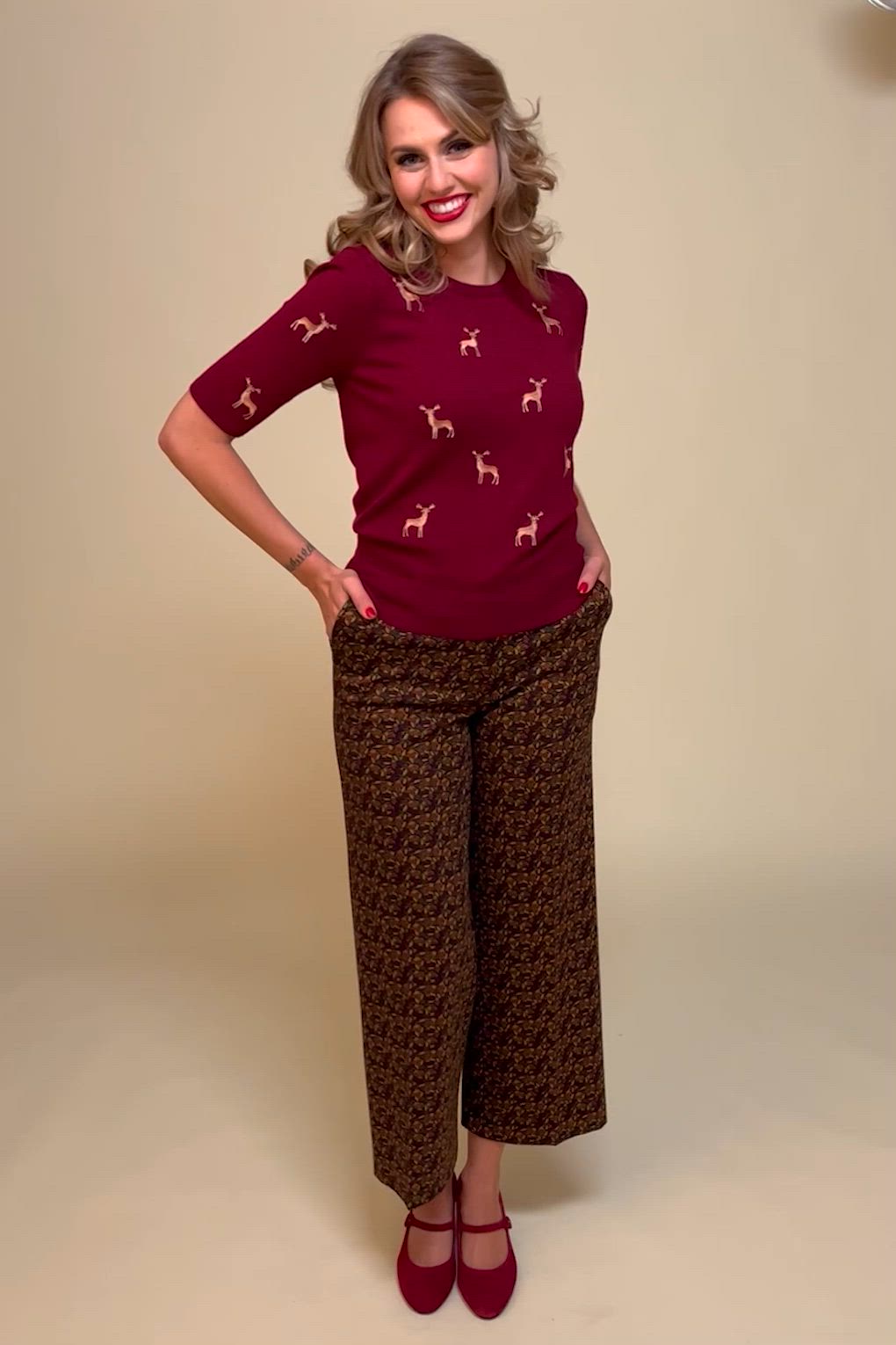 Banned Retro - Oh Deer gebreid truitje in bordeauxrood 3