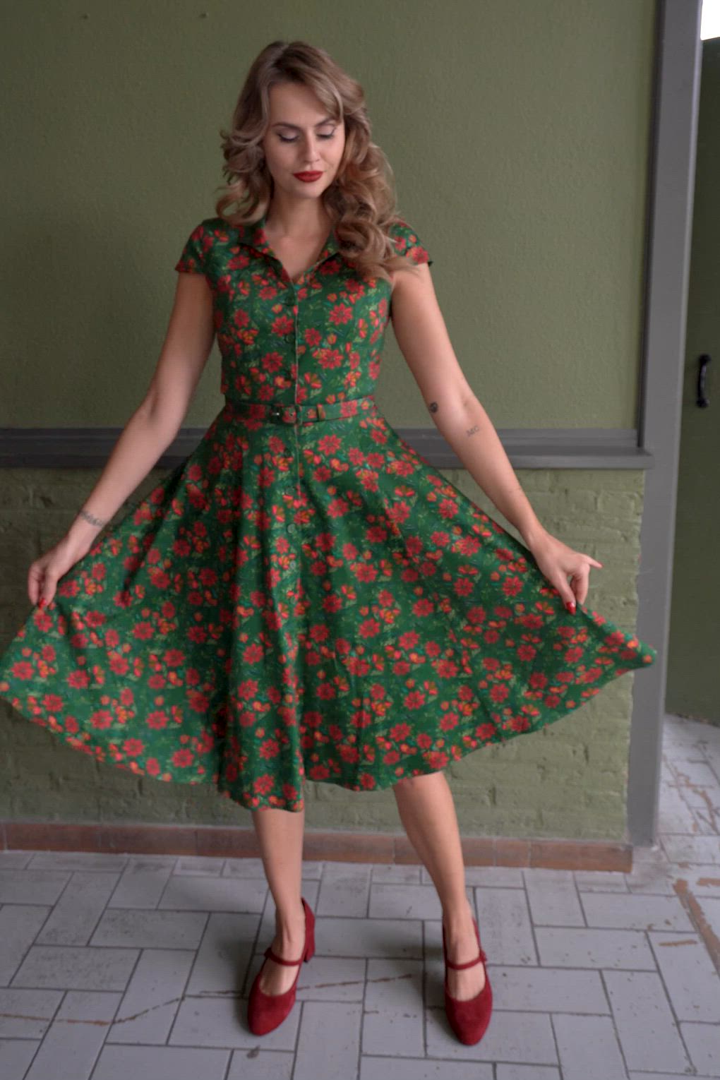 Topvintage Boutique Collection - Topvintage exclusive ~ Angie flower swing jurk in groen 2