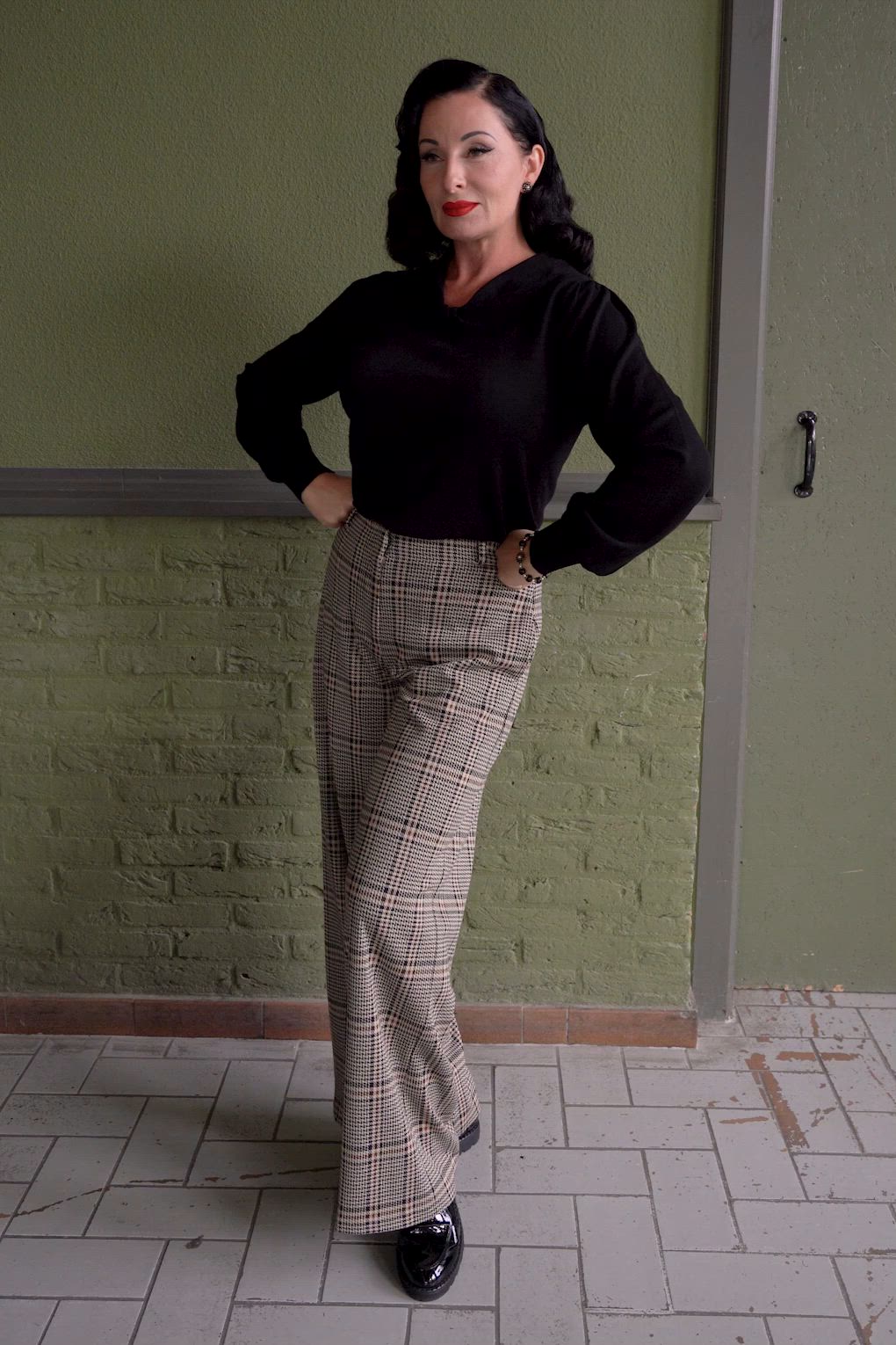 Surkana - Alba Checkered pantalon in ecru en zwart 3