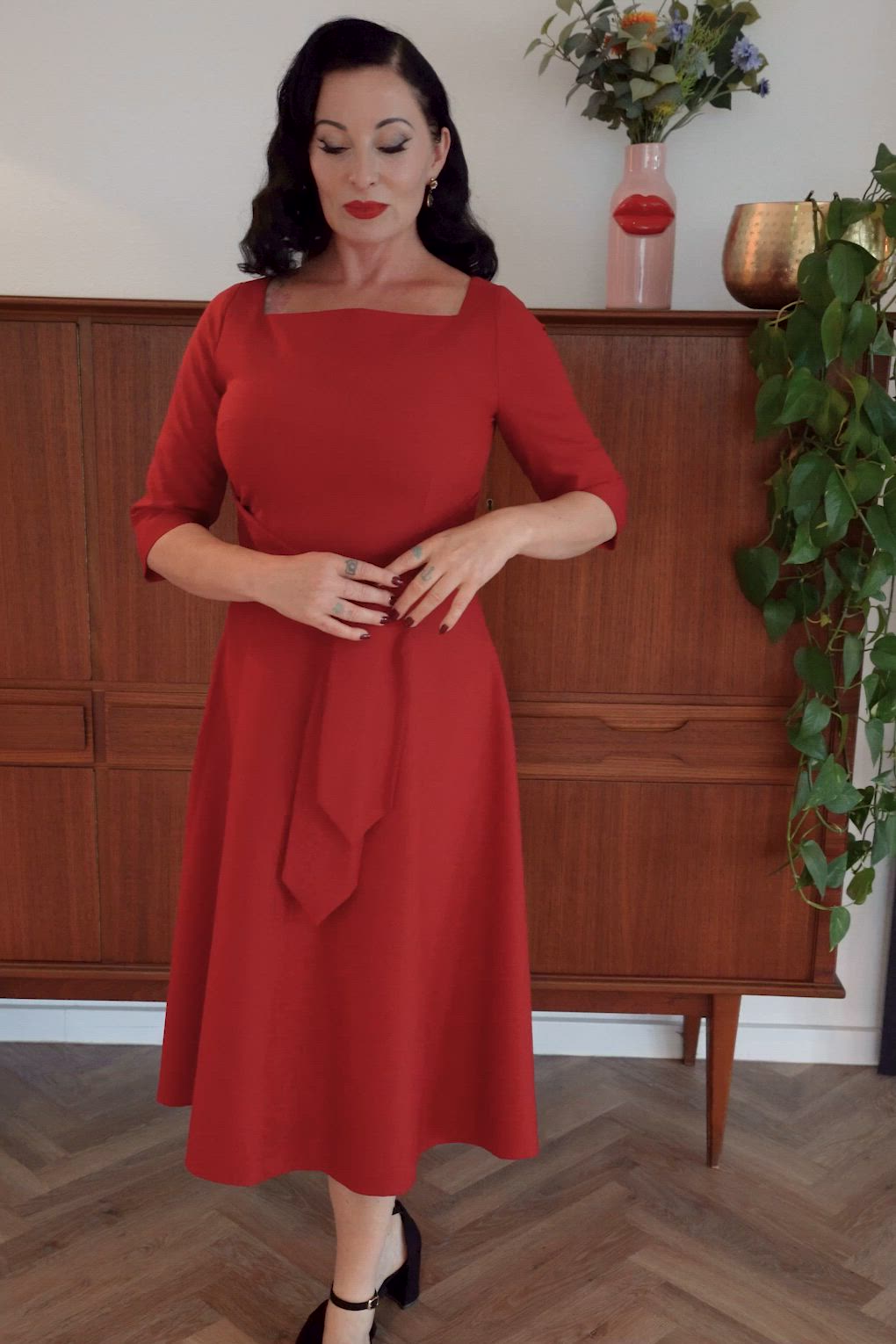 Vintage Diva  - The Juliana a-lijn jurk in scarlet rood 6