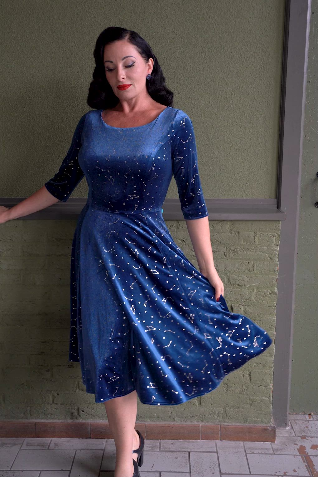 Topvintage Boutique Collection - Topvintage exclusive ~ Adriana zodiac signs swing jurk in marineblauw 5