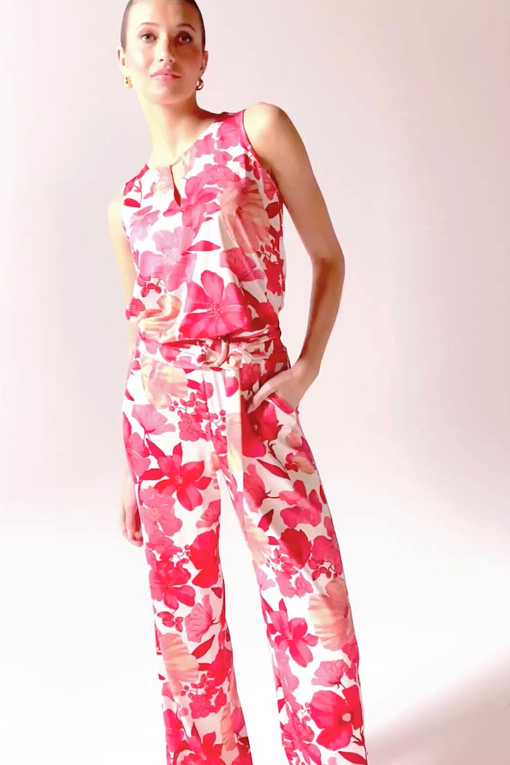 K-Design - Kendra Blossom jumpsuit in gebroken wit en rood 3
