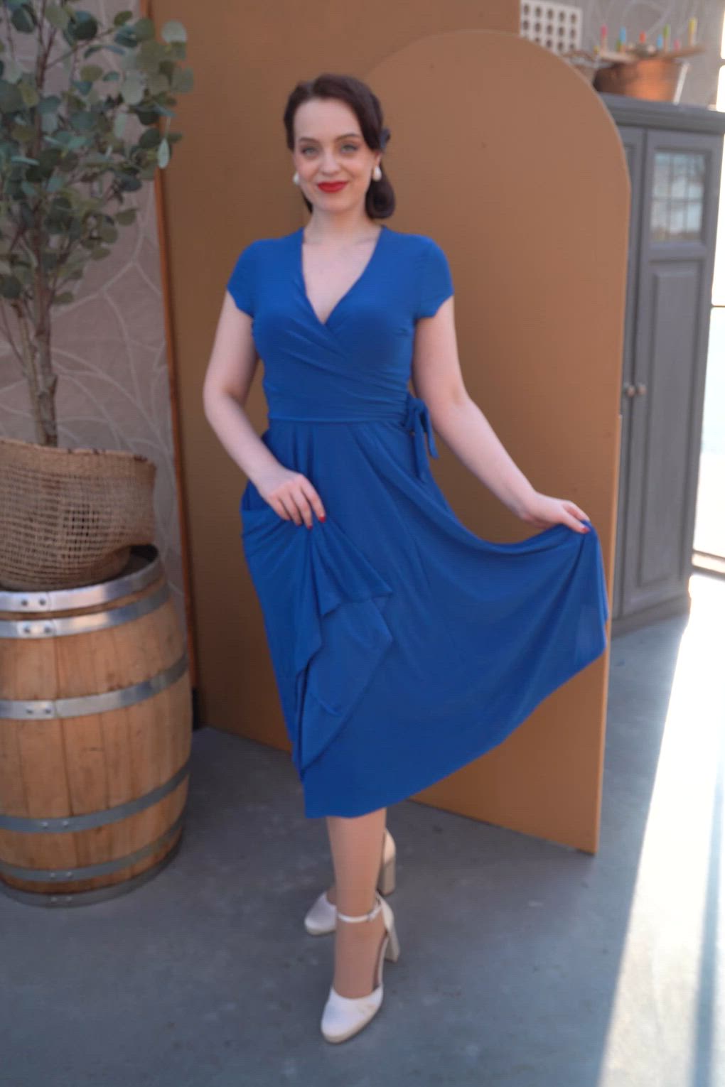 Vintage Chic for Topvintage - Topvintage exclusive ~Layla Cross Over jurk in koningsblauw 3