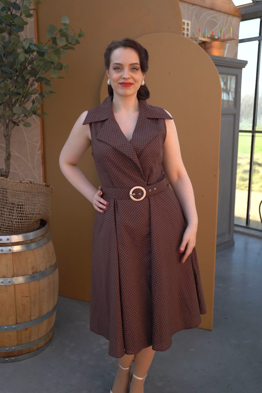 Banned Retro - Derby Belle wikkeljurk in bruin 3