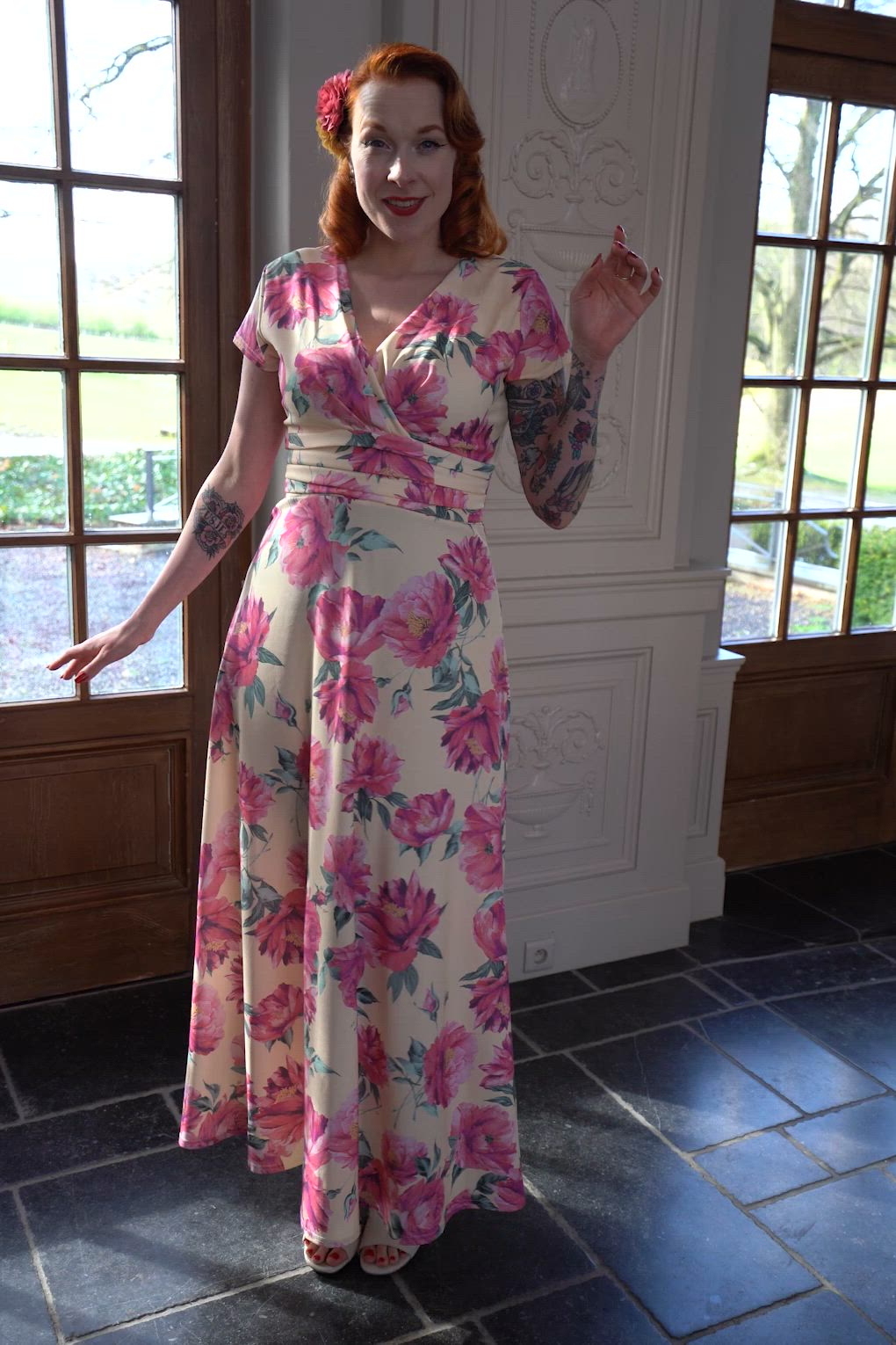 Vintage Chic for Topvintage - Topvintage exclusive ~ Rinda Floral maxi jurk in botergeel een roze 3