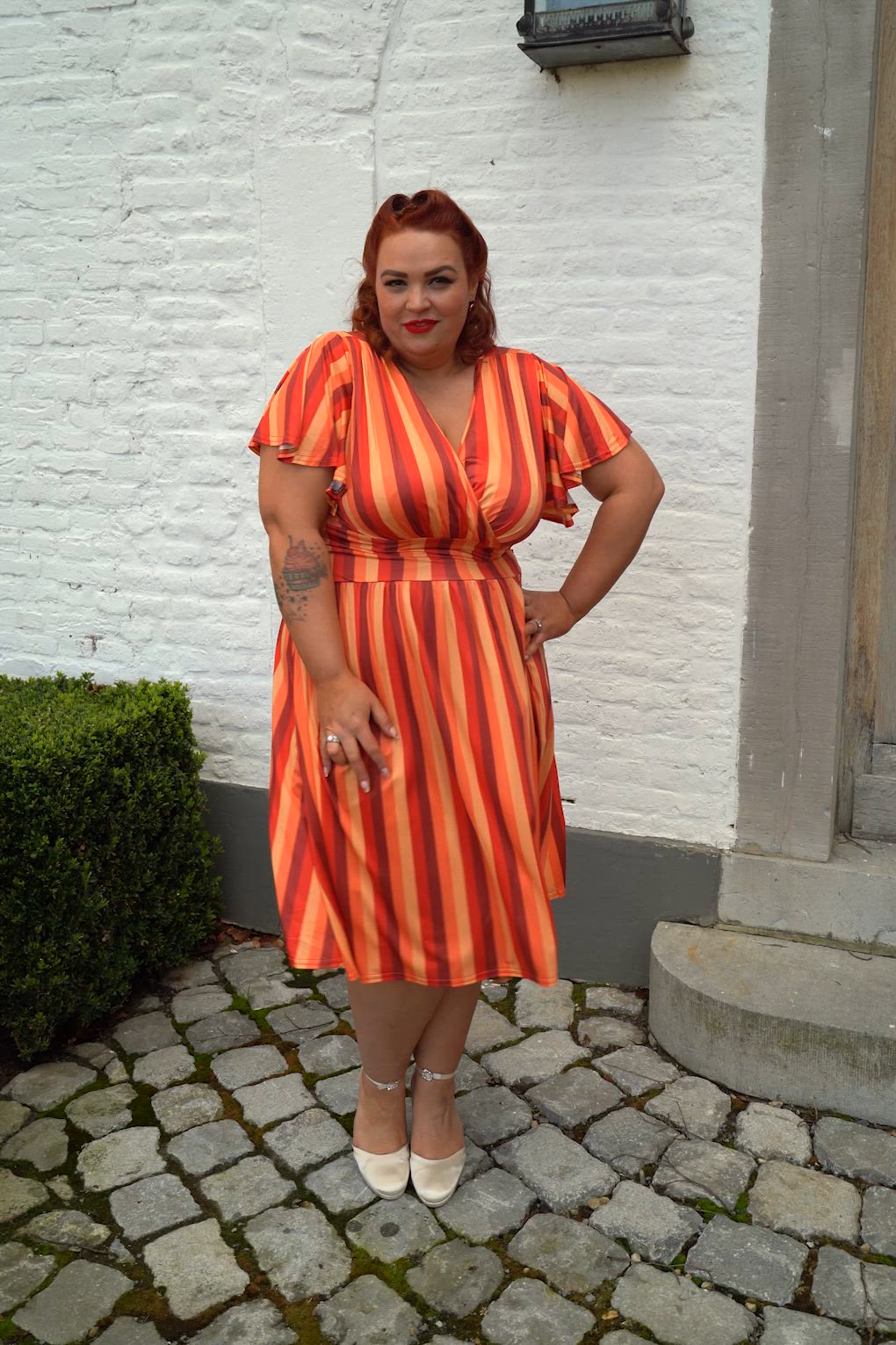 Vintage Chic for Topvintage - Topvintage Exclusive ~ Sadie Stripes swing jurk in rood en oranje 2