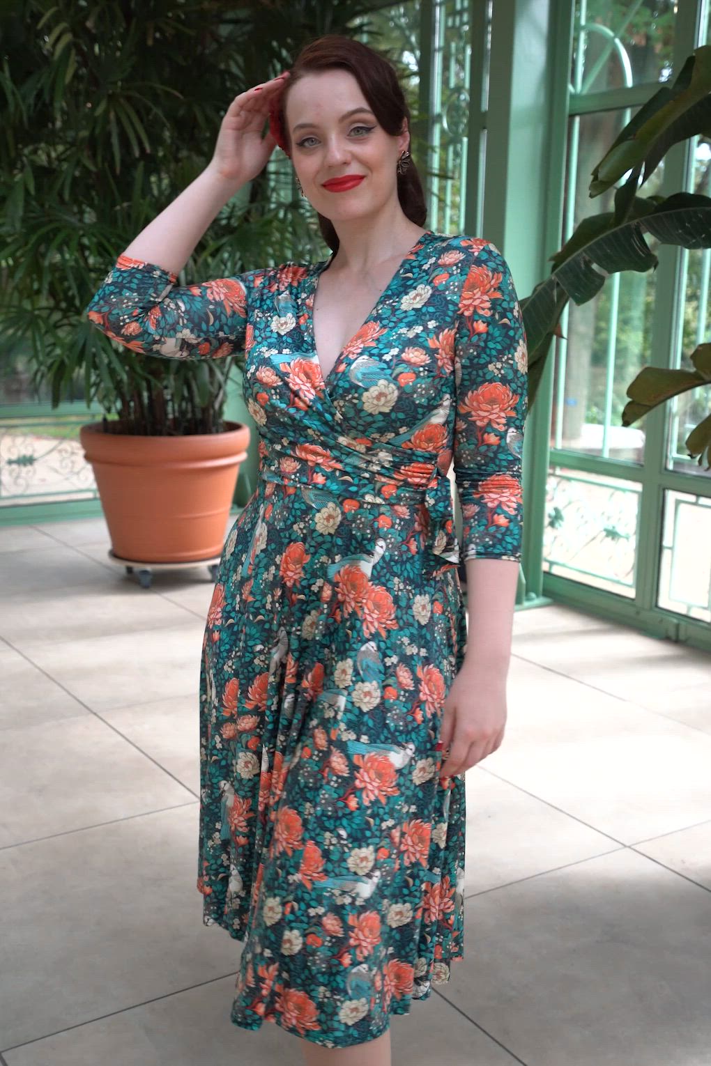Vintage Chic for Topvintage - Topvintage exclusive ~ Aria Floral Swing Dress in Navy and Orange 4