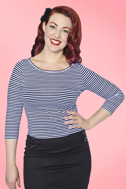 Collectif Clothing - Martina Thin Stripe Boat Neck T-shirt Années 50 en Navy 3