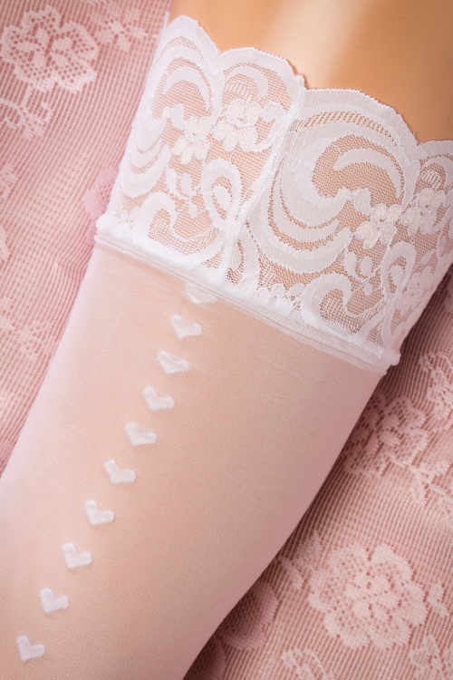 Lovely Legs - 50s Heart Back Seam Stockings in White 2