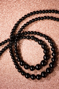 Collectif Clothing - Zweireihige Perlenkette in Schwarz 3