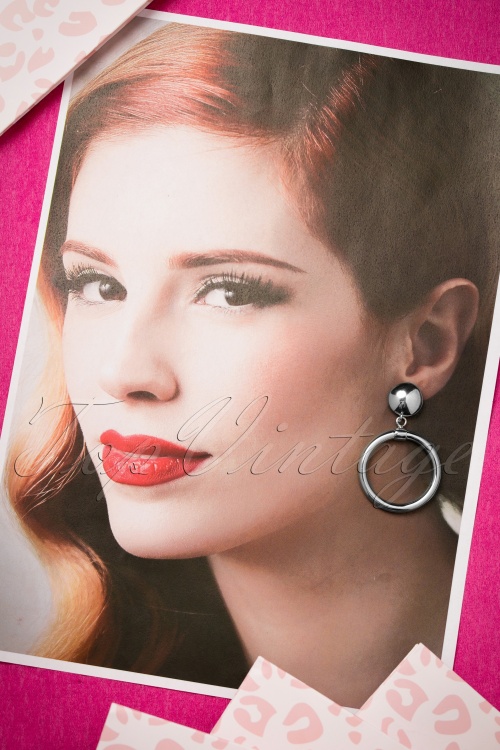 Vixen by Micheline Pitt - TopVintage exclusive ~ Bad Girl Sterling Silver Plated Hoop earrings Années 50 en Argenté 4