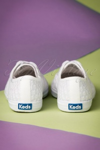 Keds - Champion Mini Daisy Embroidered Sneakers Années 50 en Blanc 6