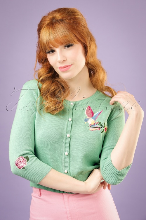 Collectif Clothing - Lucy Romantic Bird Cardigan Années 50 en Vert Antique