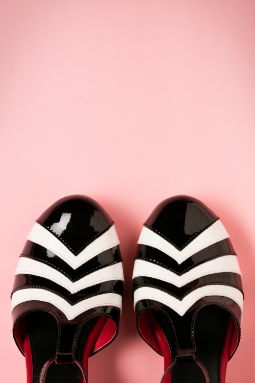 Lola Ramona - 50s Elsie Striped Patent Pumps in Black and White 3