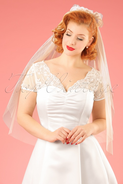 Bettie Page Bridal Collection - 50s Bettie Pearl Bridal Veil in Ivory
