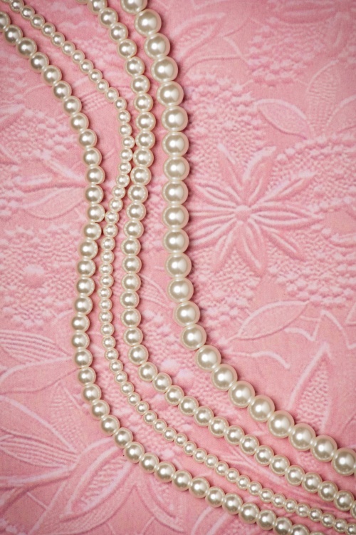 Darling Divine - 50s Scarlett Glamorous Pearl Necklace 3