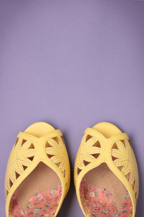 Bettie Page Shoes - 50s Willow Mary Jane Pumps in Yellow 3