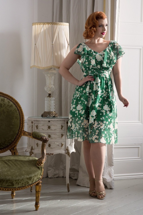 Vixen - 50s Agatha Floral Swing Dress in Green 2