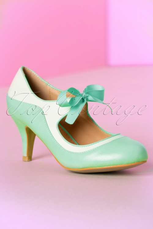 50s Jeannie Pumps in Mint and White
