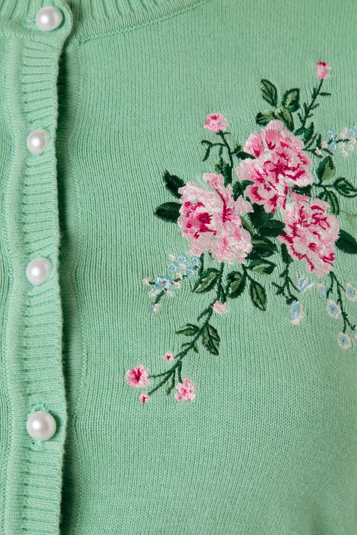 Collectif Clothing - Lucy Romantic Floral Cardigan Années 50 en Vert Antique 3