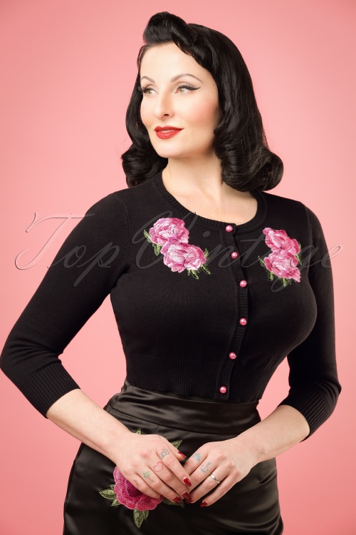 Collectif Clothing - Jessie Floral Cardigan Années 50 en Noir