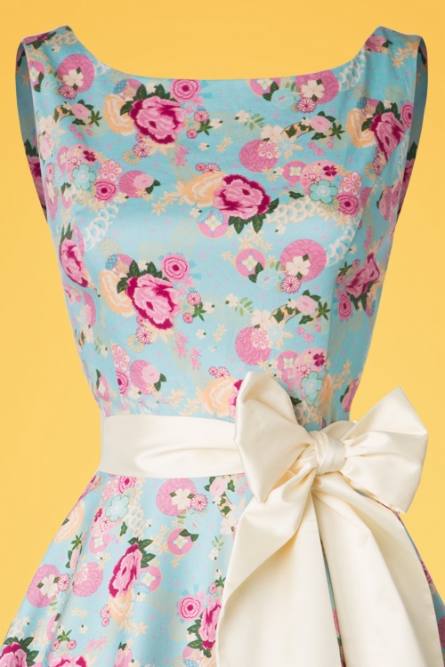 Collectif Clothing - Margaret Peony Floral Swing-jurk in lichtblauw 4