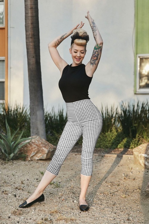 Bunny - 50s Judy Capri Pants in Black and White Gingham 5