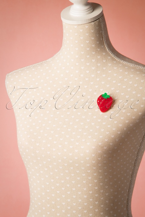 Collectif Clothing - My Sweet Strawberry Brooch Années 60 2