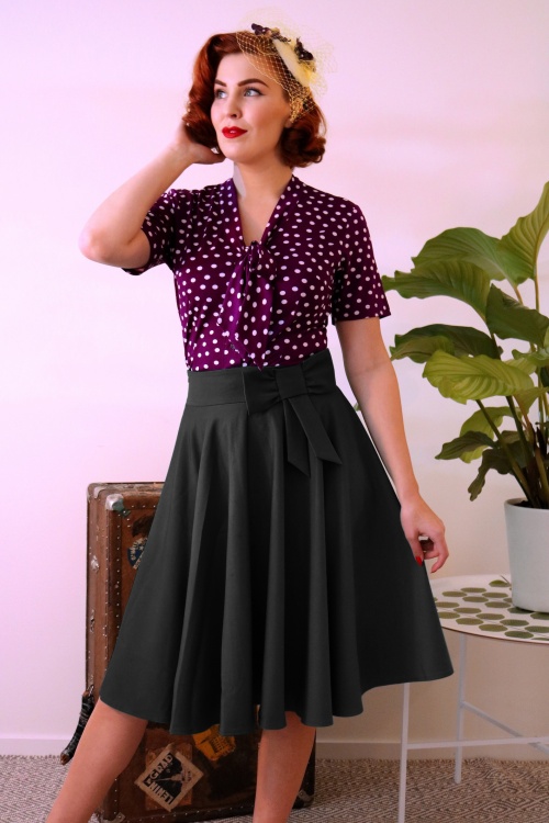 Daisy Dapper - TopVintage Exclusive ~ 50s Bonnie Bow Swing Skirt in Black 5