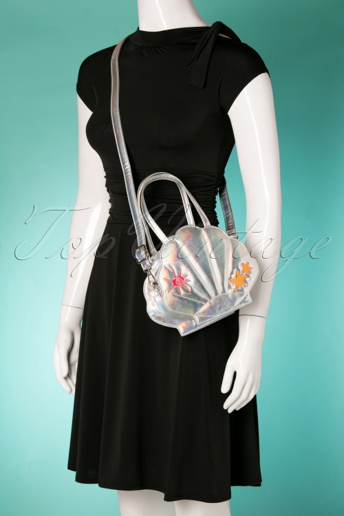 Banned Retro - 60s Ariel Bag in Holographic Silver 7