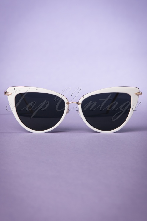 Collectif Clothing - Dita Cat Eye Sunglasses Années 50 en Blanc et Doré 2
