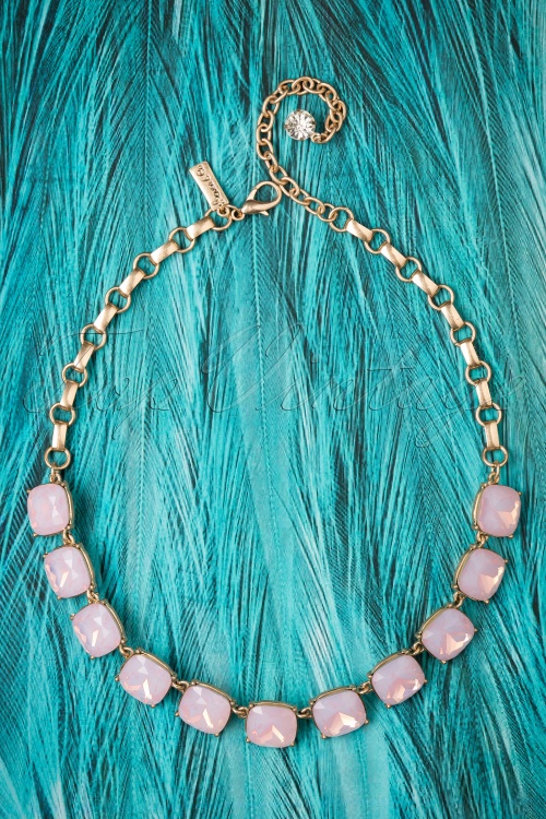 Lovely - 50s Vintage Lucinda Necklace in Pink