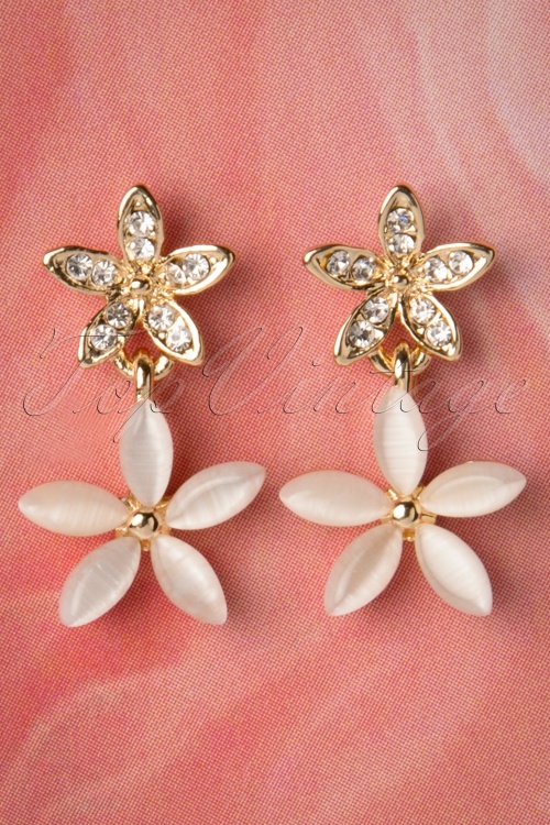 From Paris with Love! - Decorated Diamond Flower Studs Années 50 en Crème