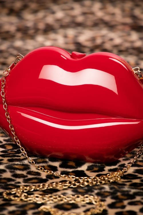 Collectif Clothing - 50s Read My Lips Clutch in Red 3