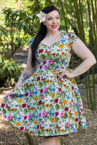 Lady Voluptuous by Lady Vintage - 50s Evie Summer Floral Swing Dress in Light Blue 2