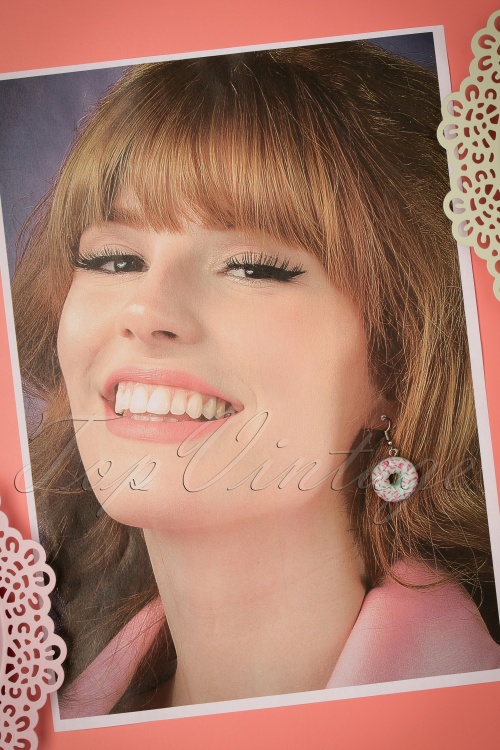 Collectif Clothing - 50s Donut Drop Earrings 2