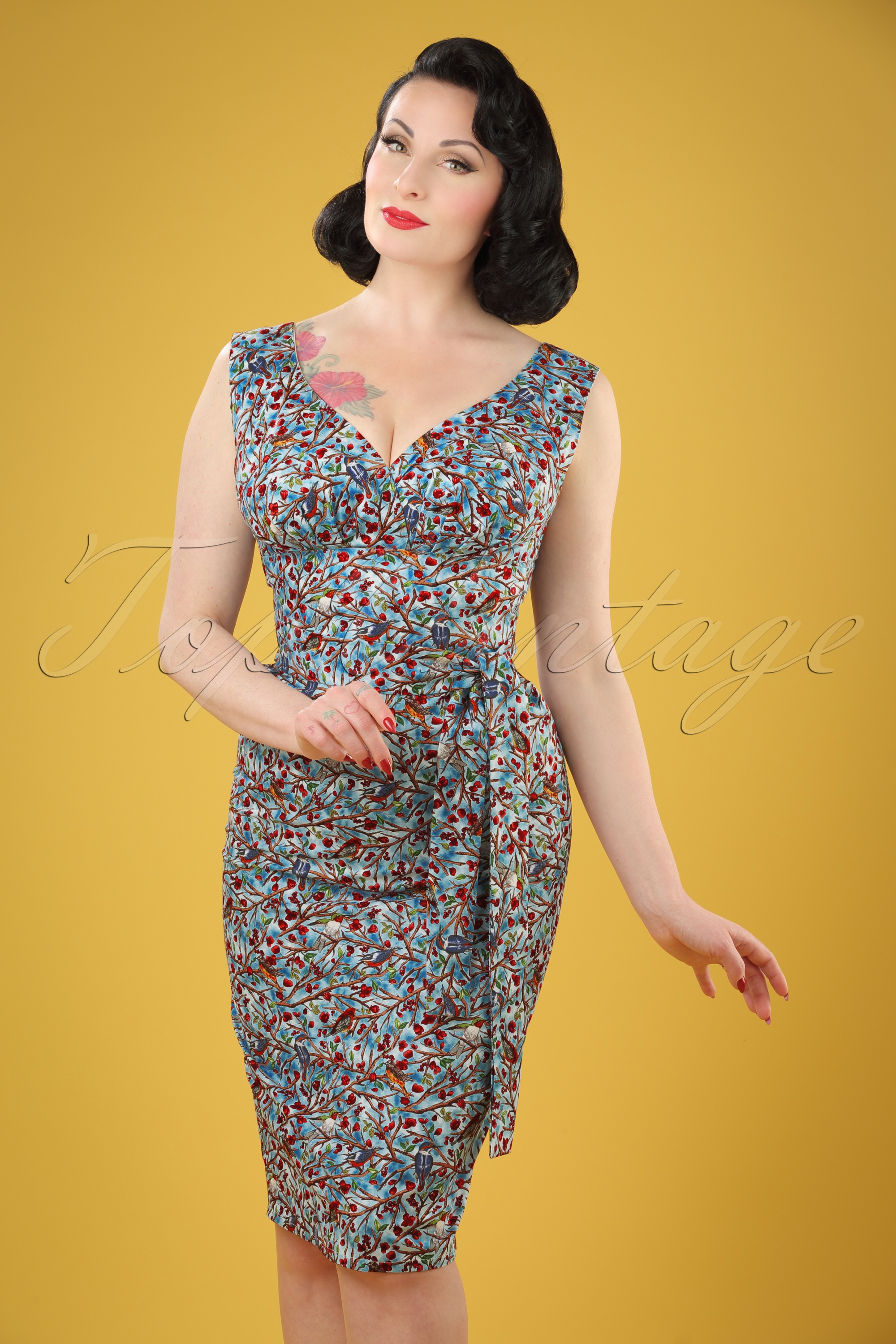 Victory Parade - Exclusief TopVintage ~ Rita Blue Bird Pencil Dress in hemelsblauw