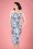 Collectif Clothing - Maddison Toile Bleistiftkleid mit Blumenmuster in Weiß und Blau