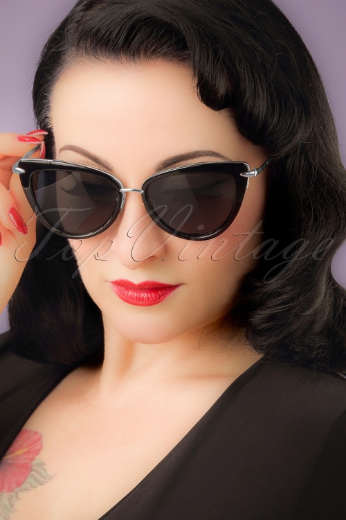 Collectif Clothing - Dita Cat Eye Sunglasses Années 50 en Blanc et Doré