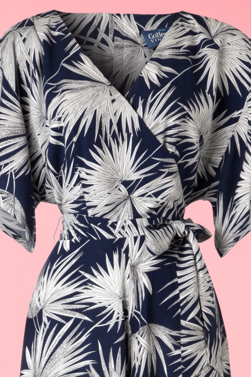 Collectif Clothing - Akiko Palm Jumpsuit Années 70 en Bleu Marine 3